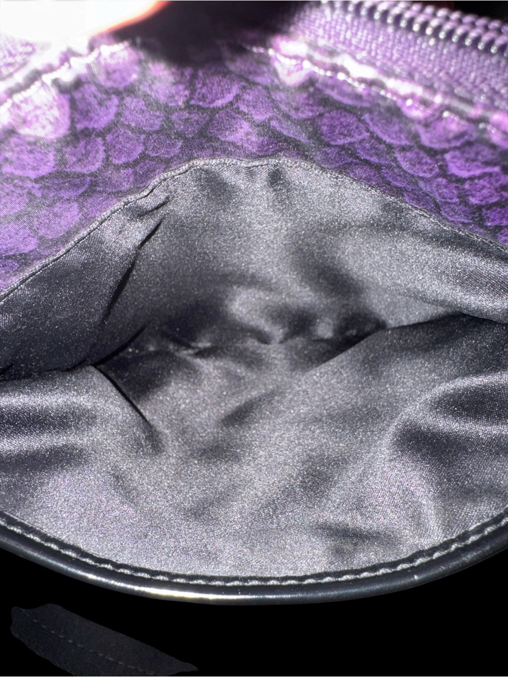 Coach Taylor Snake
Print Swingpack
Crossbody Bag minor rubbing on corners. C pic - Picture 6 of 11